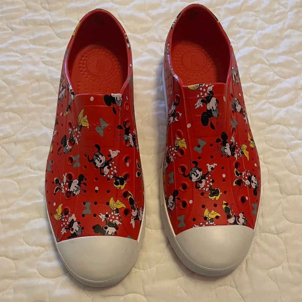 NWOT Native shoes Disney Minnie Mouse slip on 10 - Picture 2 of 7
